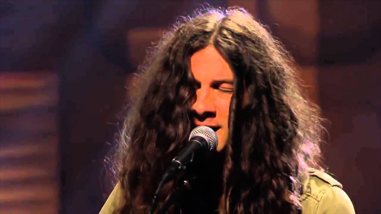 10 Singer-Songwriters That Will Inspire You To Write