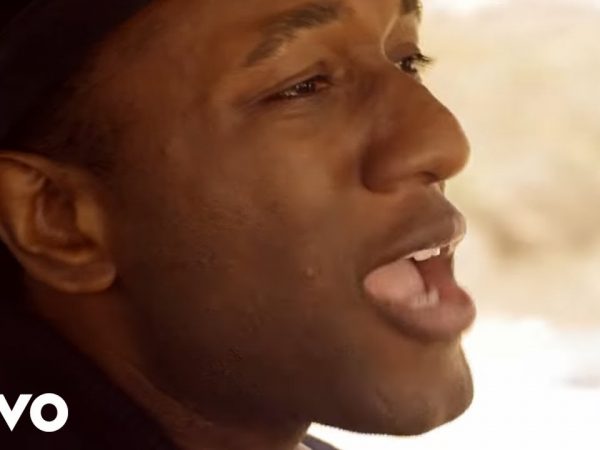Aloe Blacc – Wake Me Up (Official)